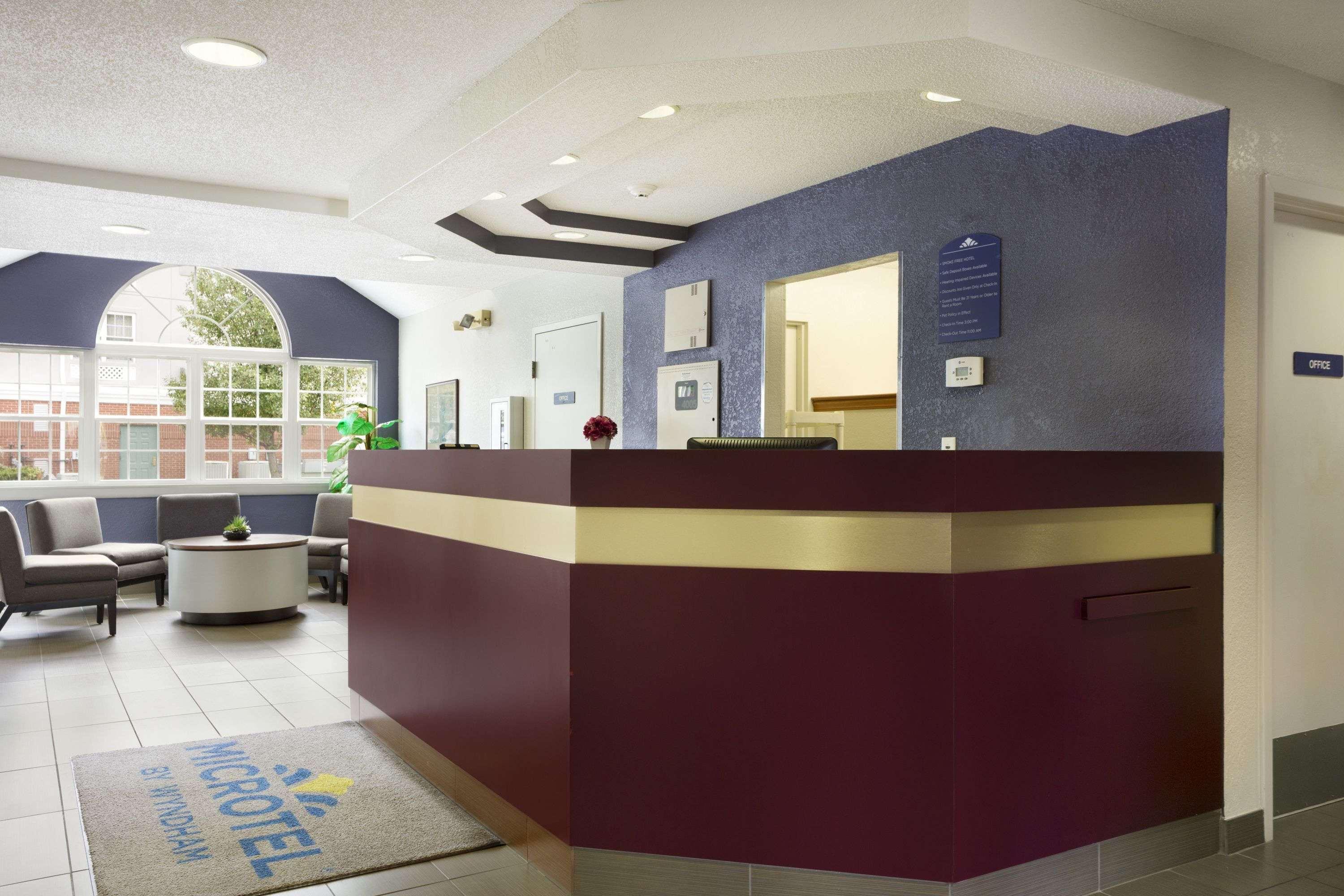 Microtel Inn By Wyndham Louisville East Exterior photo